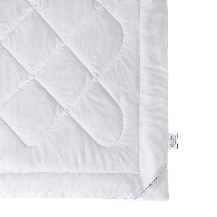 Одеяло Chinon 175х200 белого цвета - лучшие Одеяла в INMYROOM