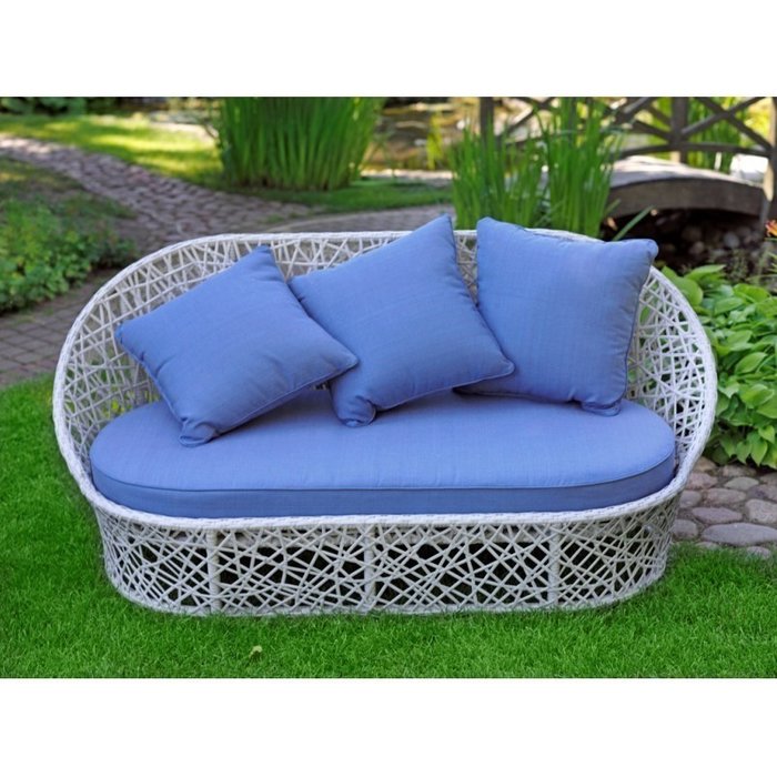 Диван Лаурель с голубыми подушками