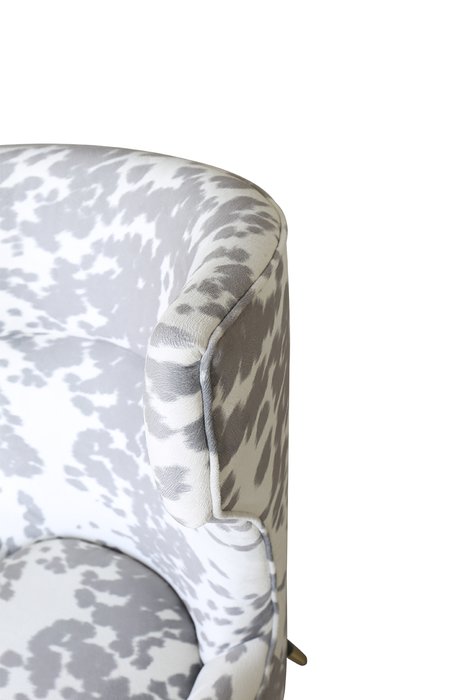 Кресло Нерпа серо-белого цвета - лучшие Интерьерные кресла в INMYROOM