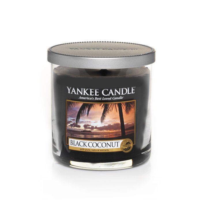 Ароматическая свеча в стакане Yankee Candle Black coconut / Чёрный кокос