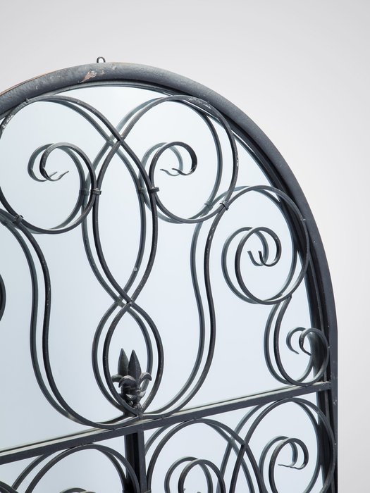 Декоративное зеркало в железной раме с кованым декором - купить Настенные зеркала по цене 40450.0