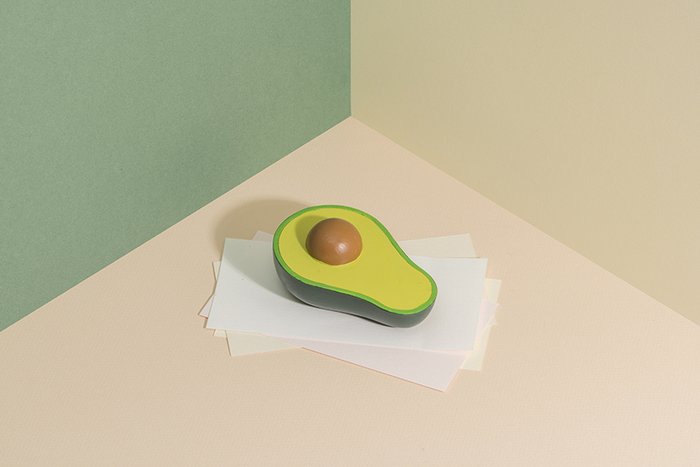 Пресс-папье Unboring Avocado зеленого цвета - лучшие Аксессуары для офиса в INMYROOM