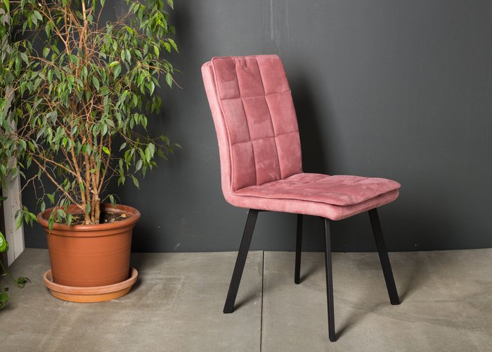 Стул с поворотным механизмом Taurus розового цвета с черными ножками - лучшие Обеденные стулья в INMYROOM
