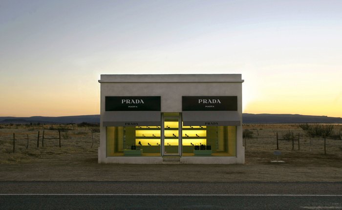 Постер "Prada Marfa" А3 - лучшие Принты в INMYROOM Постер "Prada Marfa" А3 - лучшие Принты в INMYROOM