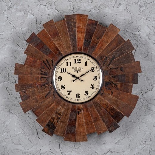 Часы настенные из антикварного дерева