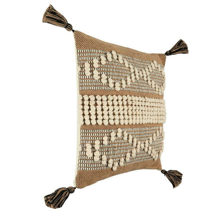 Декоративная подушка Chevery 50х50 бежево-коричневого цвета - лучшие Декоративные подушки в INMYROOM