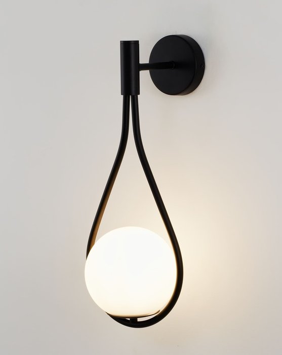 Настенный светильник Bestia черно-белого цвета - купить Бра и настенные светильники по цене 4390.0