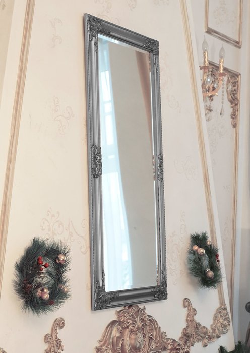 Настенное зеркало Antique в раме серебряного цвета  - купить Настенные зеркала по цене 13500.0