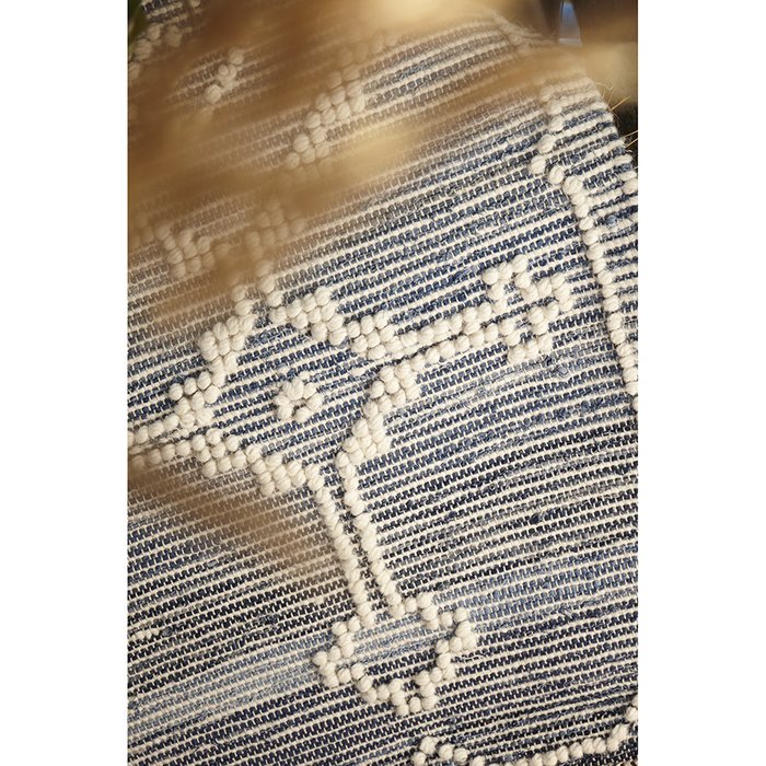 Ковер из шерсти и денима jammu из коллекции Ethnic 70x160 синего цвета - лучшие Ковры в INMYROOM