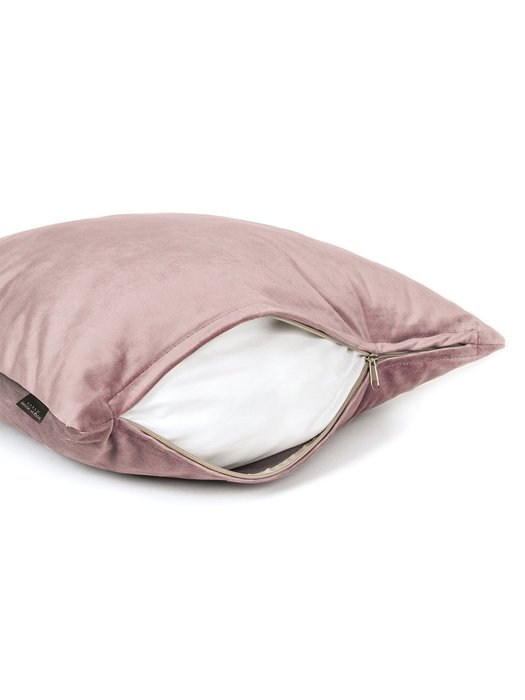 Декоративная подушка Monaco rose 45х45 розового цвета - лучшие Декоративные подушки в INMYROOM