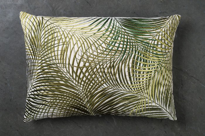 Подушка декоративная с принтом из листьев - купить Декоративные подушки по цене 6000.0