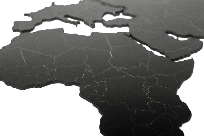Деревянная карта мира Large черного цвета - лучшие Декор стен в INMYROOM