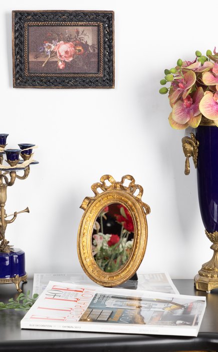 Зеркало настольное золотого цвета - купить Настольные зеркала по цене 1793.0