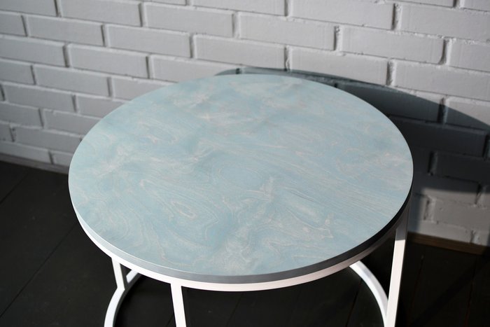 Кофейный стол Ply бело-голубого цвета - купить Кофейные столики по цене 10900.0