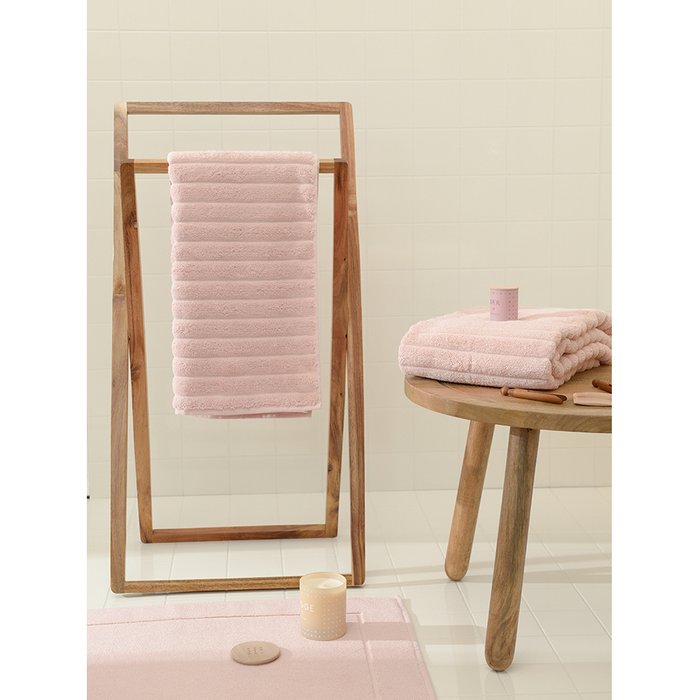 Коврик для ванной Essential розового цвета - купить Коврики для ванной по цене 2290.0