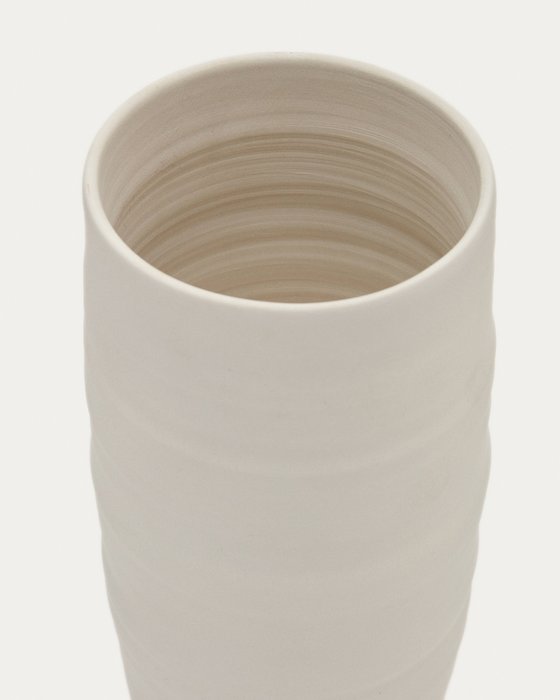 Керамическая ваза Macae молочного цвета - купить Вазы  по цене 9990.0