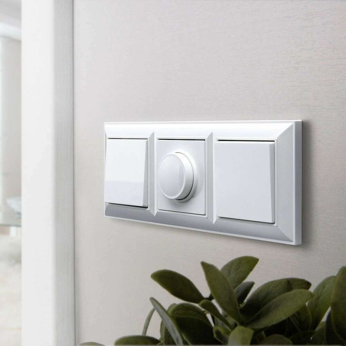 Рамка из пластика на 3 поста Fiore белый W0032201 - купить Розетки по цене 646.0 Рамка из пластика на 3 поста Fiore белый W0032201 - купить Розетки по цене 646.0