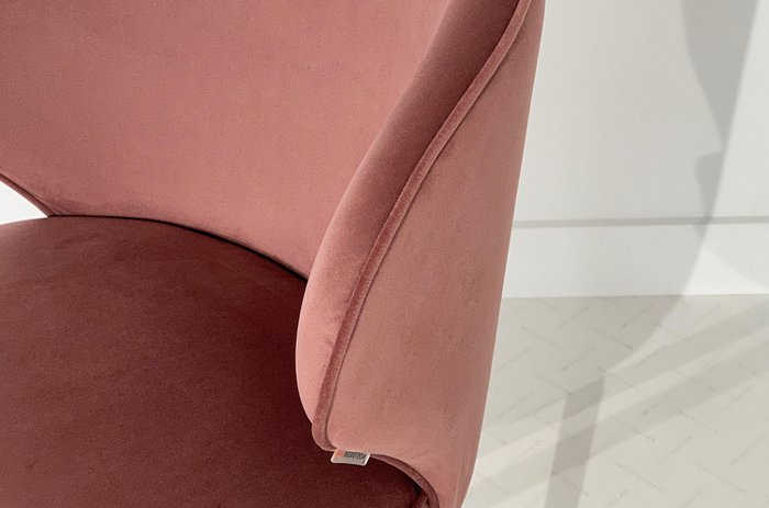 Стул Гудвин коричнево-розового цвета с белыми ножками - купить Обеденные стулья по цене 8080.0