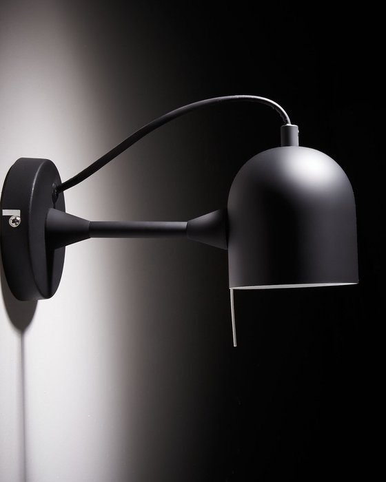 Настенный светильник Liang черного цвета - лучшие Бра и настенные светильники в INMYROOM