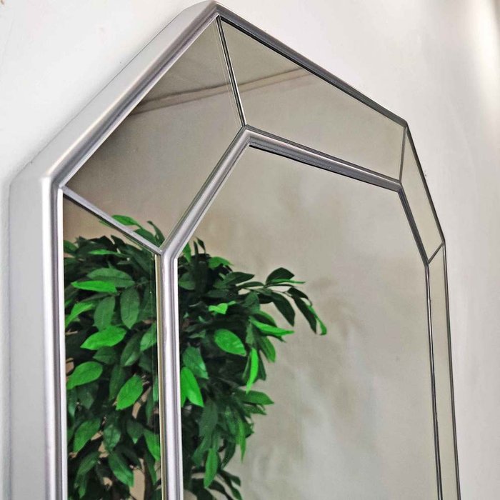 Настенное зеркало Rino 60x90 серебряного цвета - лучшие Настенные зеркала в INMYROOM
