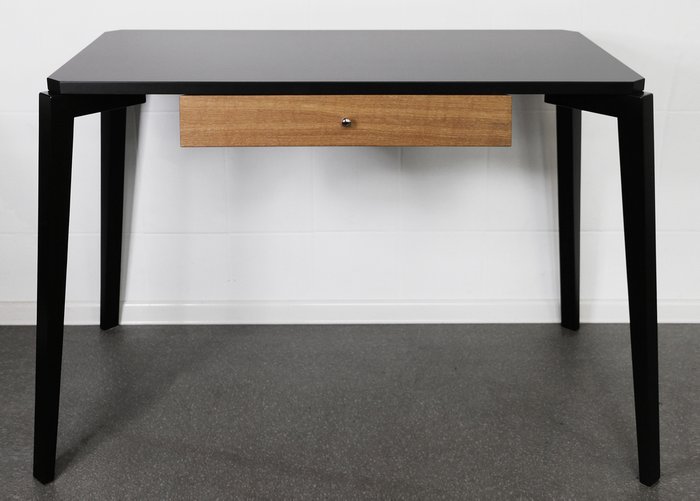 Рабочий стол Alfa черного цвета - купить Письменные столы по цене 29348.0
