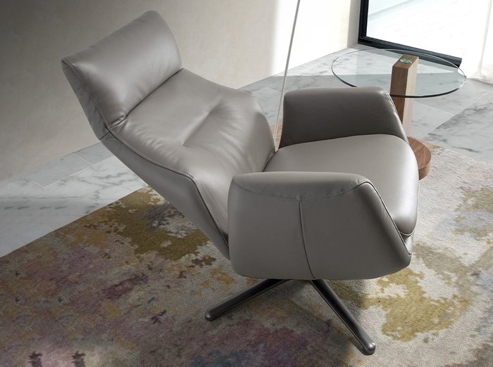 Вращающееся кресло из натуральной кожи серого цвета - купить Интерьерные кресла по цене 305990.0