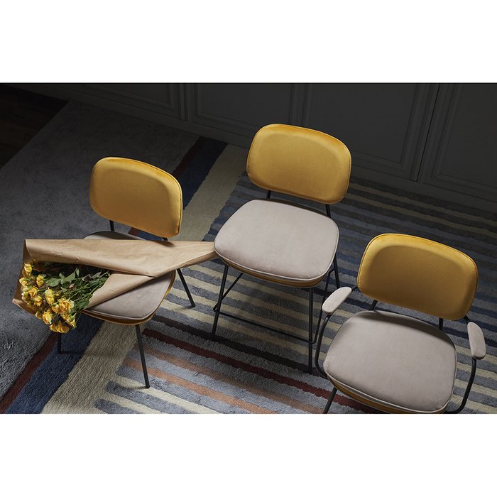Стул с подлокотниками Pea желто-бежевого цвета - лучшие Обеденные стулья в INMYROOM