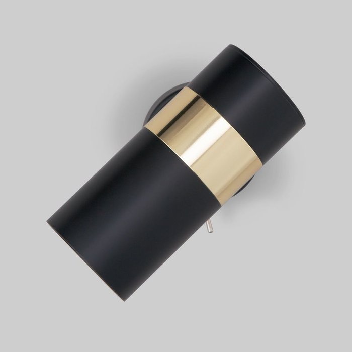 Настенный светильник Viero с поворотным плафоном черного цвета - лучшие Накладные споты в INMYROOM