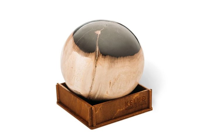 Декоративный шар из окаменелого дерева 383671