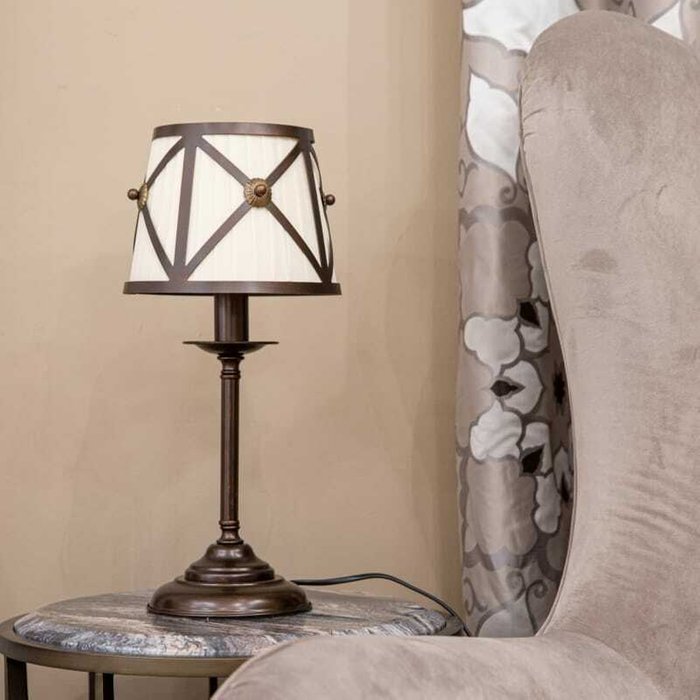 Настольная лампа Fabrizia бежево-коричневого цвета - лучшие Настольные лампы в INMYROOM