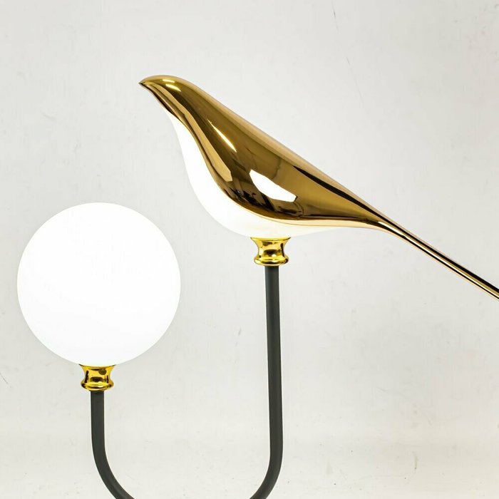 Настольная лампа бело-золотого цвета - лучшие Настольные лампы в INMYROOM