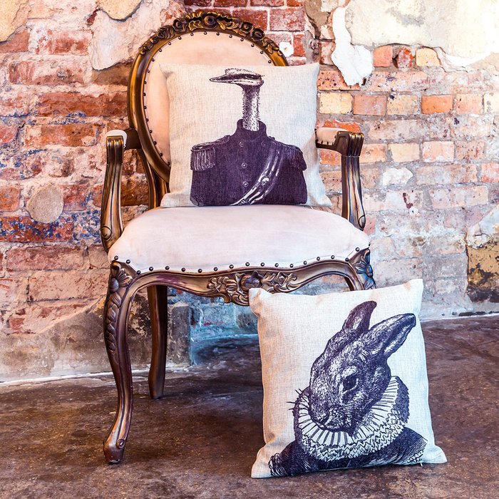 Декоративная подушка «Старинная гравюра», версия 22 - лучшие Декоративные подушки в INMYROOM