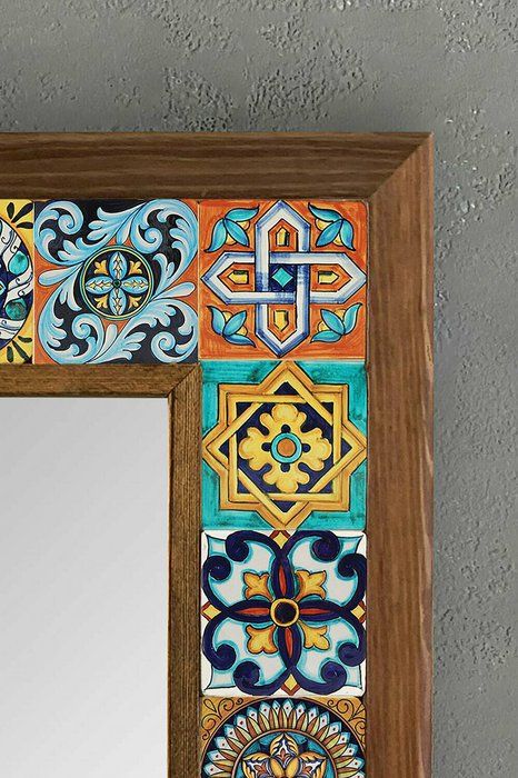 Настенное зеркало 33x33 с рамкой из натурального камня в виде мозаики - лучшие Настенные зеркала в INMYROOM