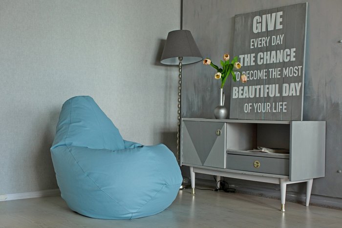 Кресло-мешок Груша XL в обивке из экокожа голубого цвета - лучшие Бескаркасная мебель в INMYROOM