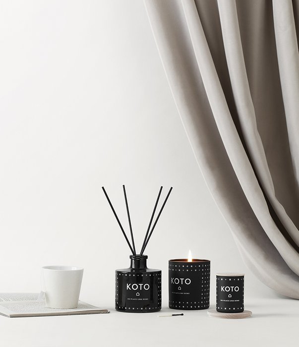 Свеча ароматическая Koto черного цвета с крышкой - лучшие Свечи в INMYROOM