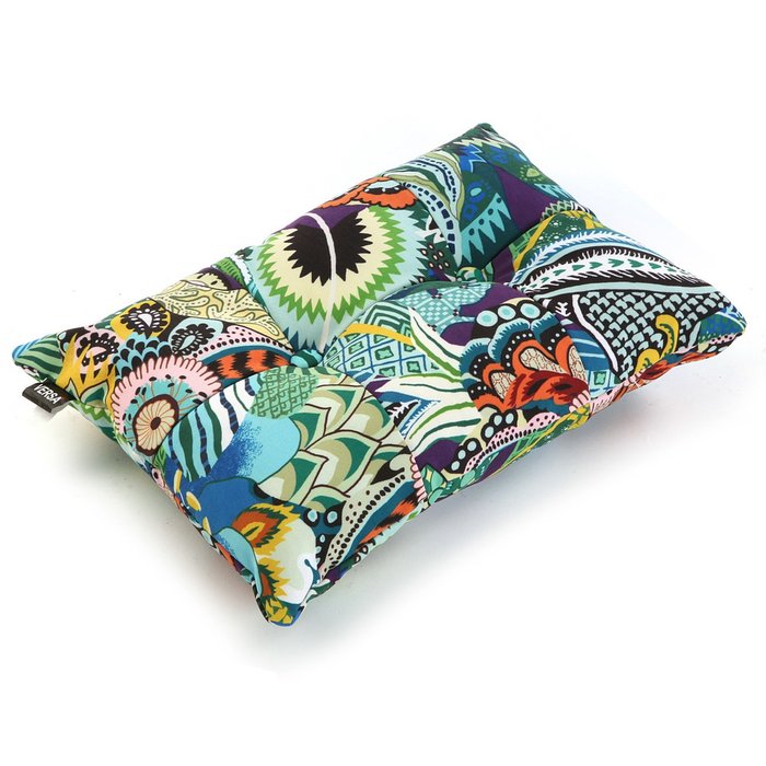 Декоративная подушка с цветочным рисунком