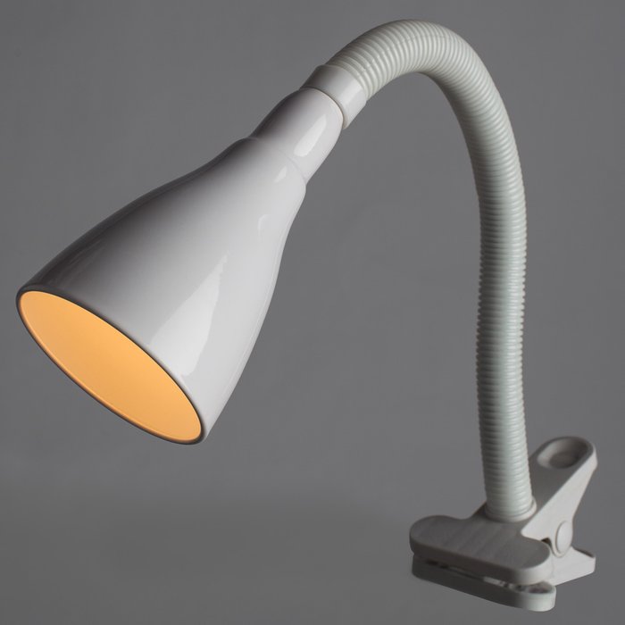 Офисная настольная лампа Cord белого цвета - купить Рабочие лампы по цене 1590.0