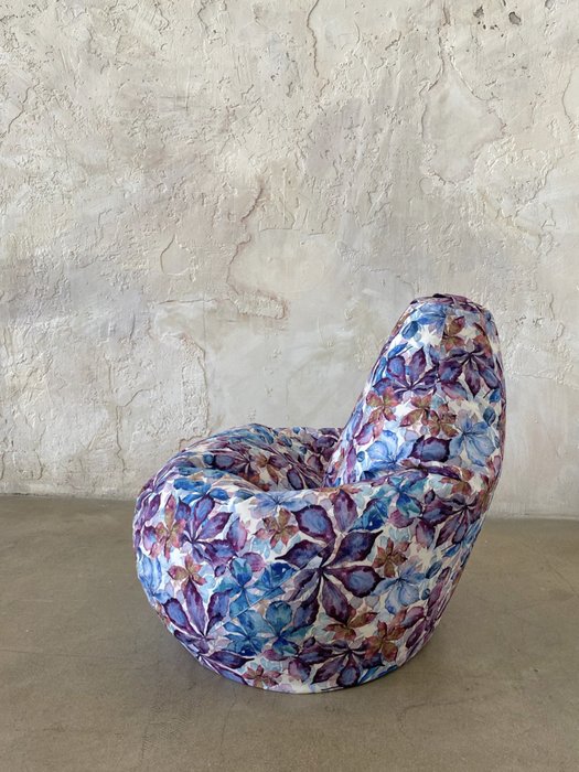 Кресло-мешок Груша Цветы L фиолетово-голубого цвета - лучшие Бескаркасная мебель в INMYROOM