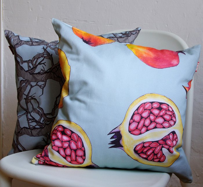 Декоративная наволочка pomegranate - лучшие Декоративные подушки в INMYROOM