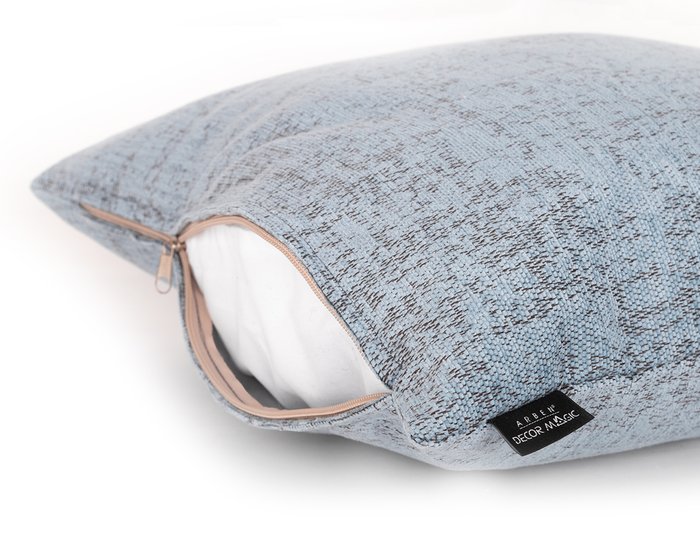 Декоративная подушка Zoom Blue голубого цвета - купить Декоративные подушки по цене 865.0