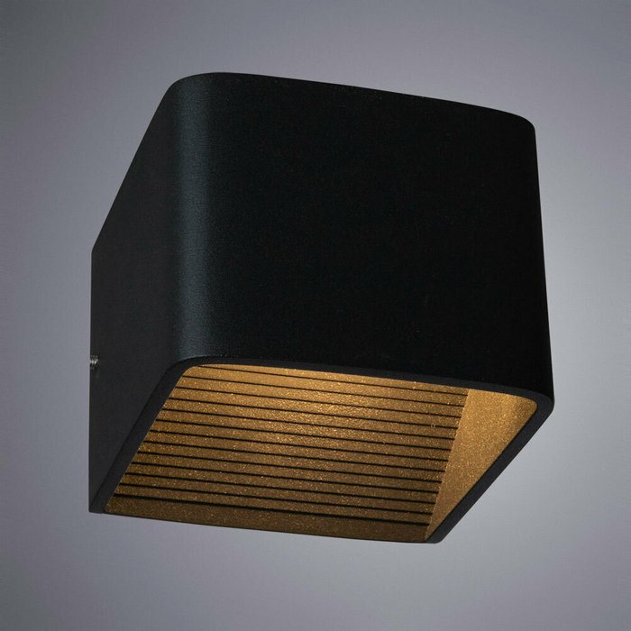 Настенный светодиодный светильник Scatola черного цвета - купить Бра и настенные светильники по цене 2400.0