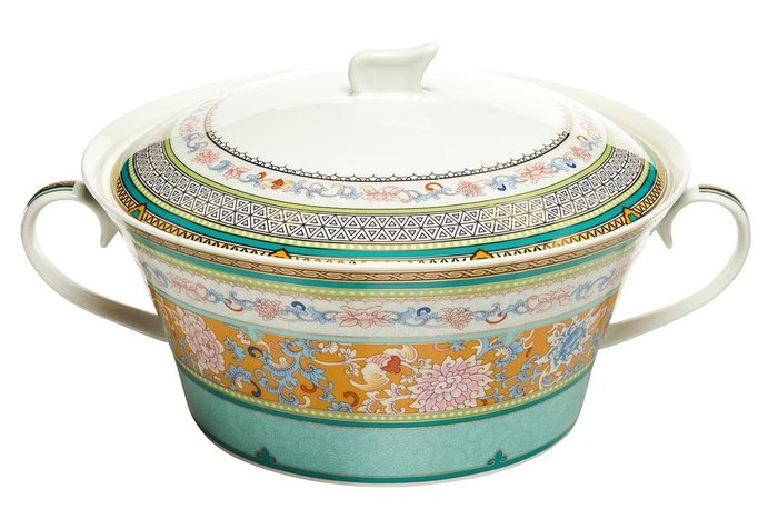 Супница с крышкой из фарфора Супница с крышкой из фарфора