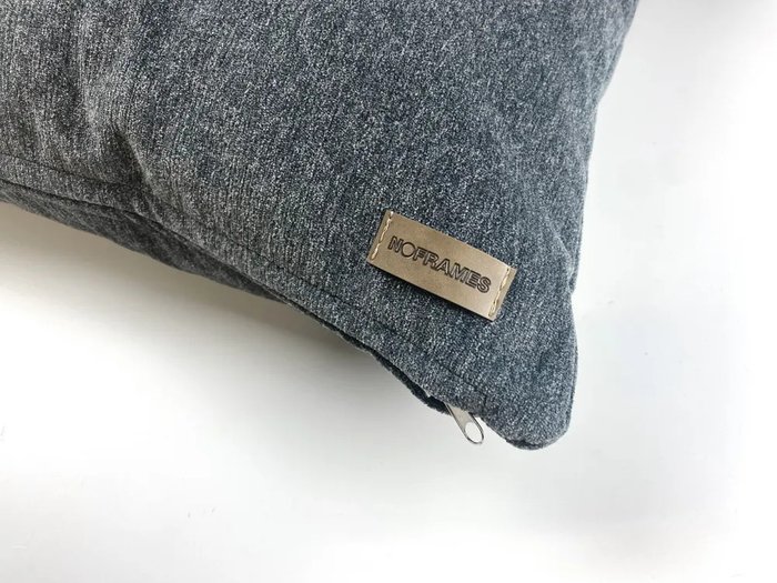 Декоративная подушка Inspiration Plain 50x50 темно-серого цвета - купить Декоративные подушки по цене 2166.0