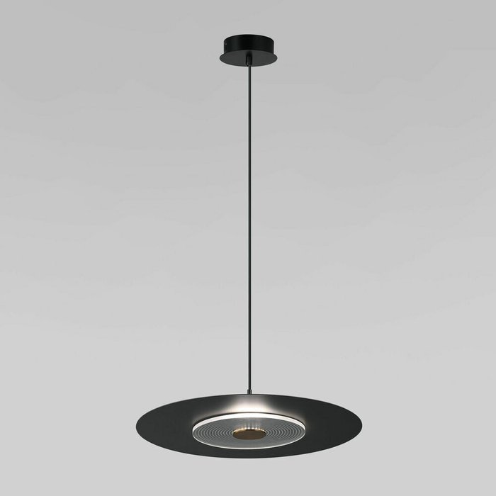 ПОДВЕСНОЙ СВЕТИЛЬНИК С МЕТАЛЛИЧЕСКИМ ПЛАФОНОМ 40030/1 LED / черный Kontur