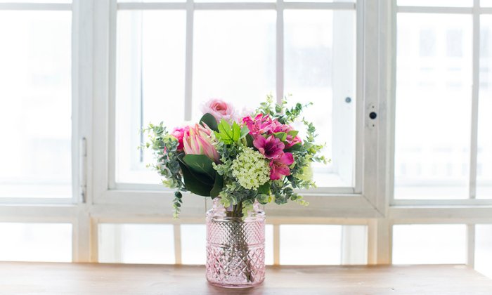 Композиция из искусственных цветов - Розовая  протея, альстромерия, ранункулюсы - купить Декоративные цветы по цене 9450.0