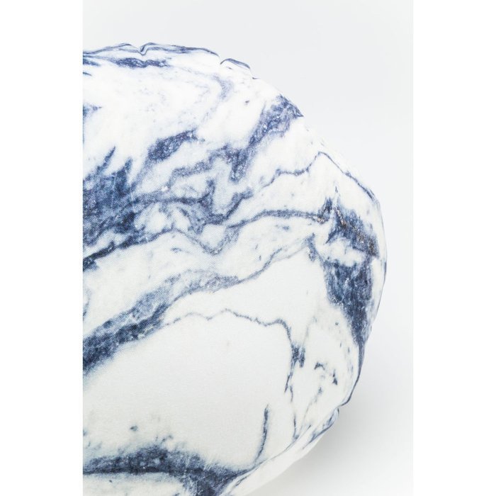 Подушка Pebbles сине-белого цвета - купить Декоративные подушки по цене 2790.0