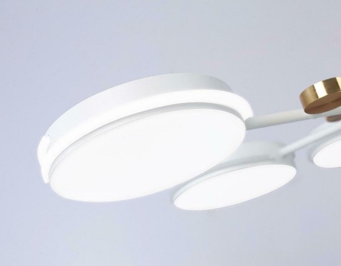 Подвесная светодиодная люстра Comfort Line Tech белого цвета - купить Подвесные люстры по цене 15830.0