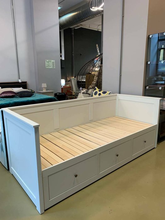 Кровать-кушетка Reina 80х200 белого цвета - лучшие Кровати для спальни в INMYROOM Кровать-кушетка Reina 80х200 белого цвета - лучшие Кровати для спальни в INMYROOM