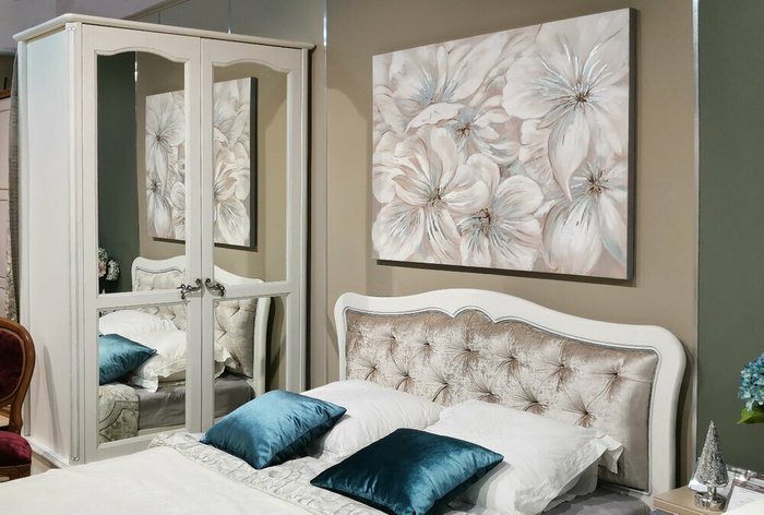 Кровать Katrin 180x200 цвета альба с серебряной патиной - лучшие Кровати для спальни в INMYROOM