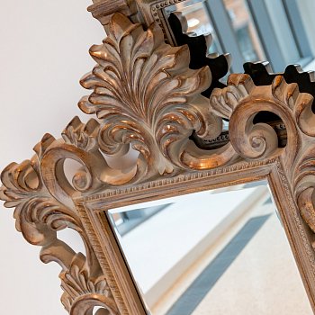 Настенное зеркало Орсини с фрагментарной золотой патиной - купить Настенные зеркала по цене 25000.0
